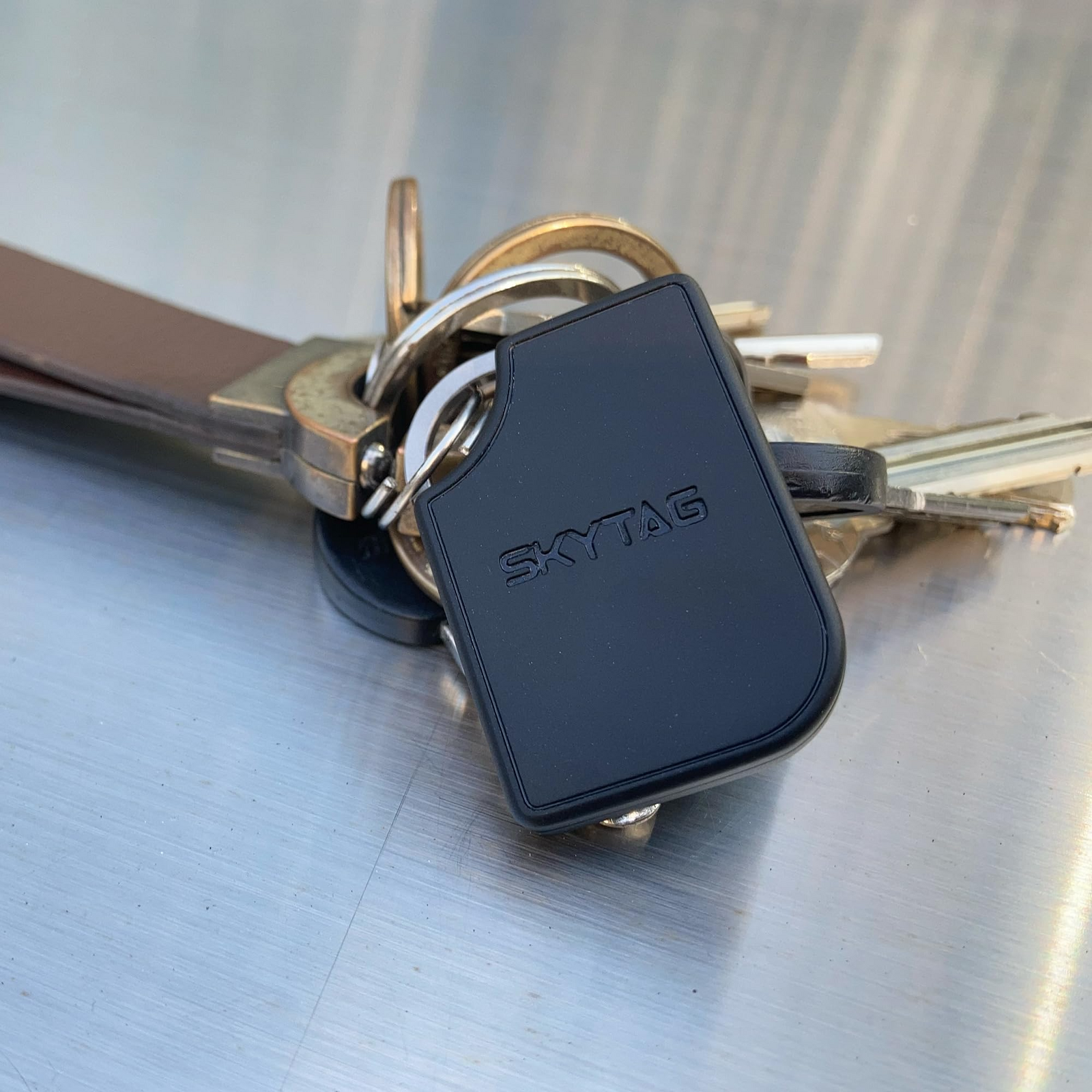 Skytag Smart Bluetooth GPS Tracker w/ Apple Find My Compatibility – Rechargeable